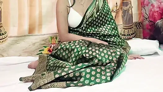 Islak kremsi amcık tıraşlı temiz mükemmel grup seks partisi nepalli köyü tatlı kız sert sikişiyor