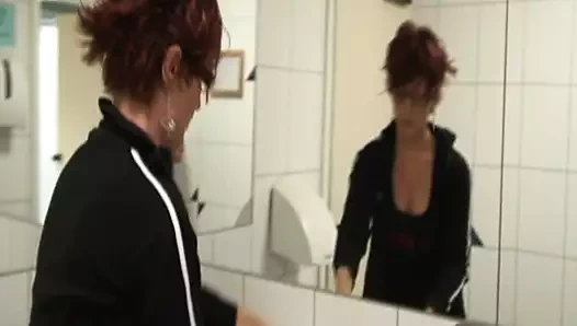 Creampie sikme at the truck stop