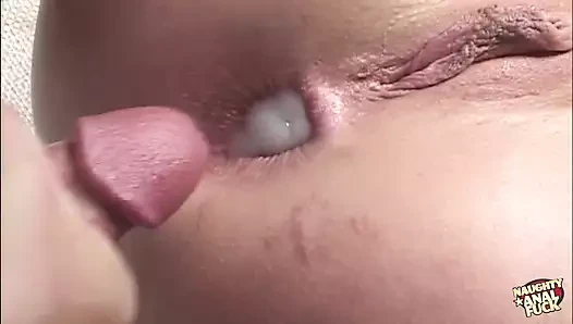 Bu sarışın pawg anal sikiş için yapılmış büyük şişman götünü ortaya çıkarıyor