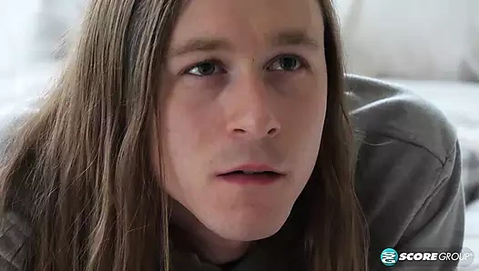 Sikiş video oyunları! Onun yerine Cora'nın götünü sik!