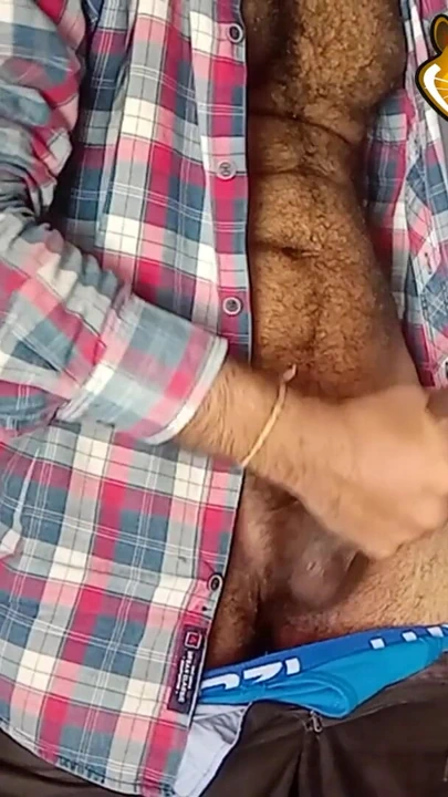 Kilit an "Siyah yarak sert mastürbasyon yapıyor ve yarak tükürük ve ateşli boşalma ile ısıtıldı"