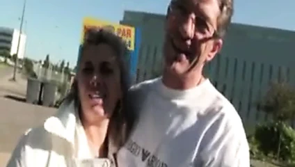 Lisa becerdin tarafından ona koca içinde tüm delikler