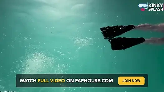 Lateks mayoyla gece yüzmesi ve tam yüz maskesi