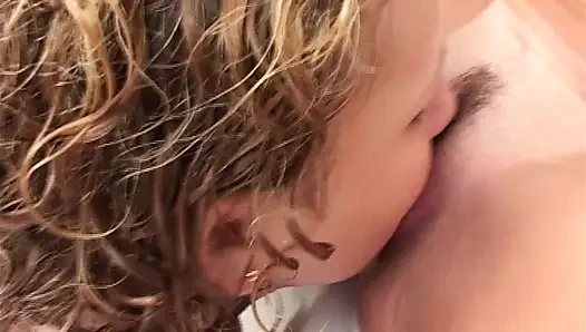 Lezbiyen sidik en iyi kızları yutuyor ve litre çiş