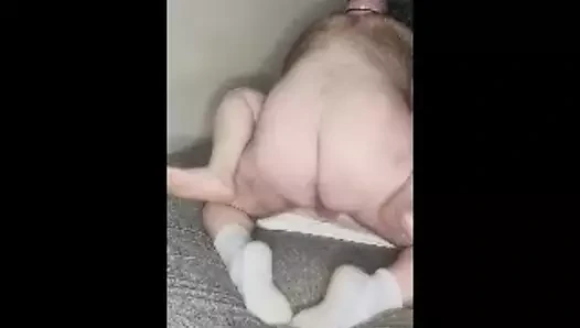 İri güzel kadın kocalarının büyük yarağını alıyor