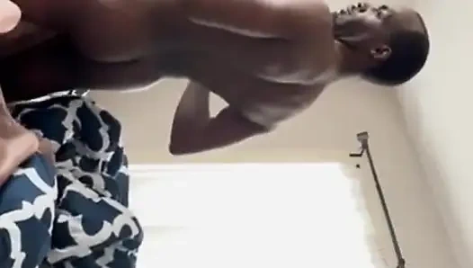 Airbnb'de sansürsüz korunmasız seks