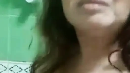Her zaman zevk almak için 9:00'da görüntülü görüşme