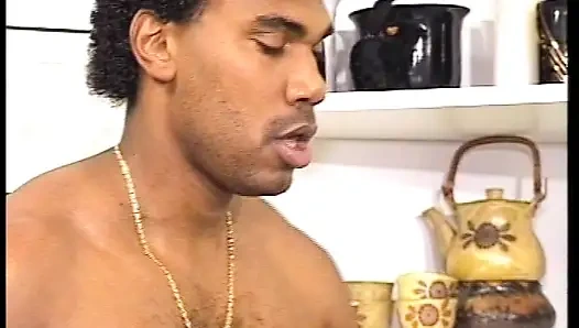 Alman Kapılarının Arkasında Özenle Siktir Edilir - Tam Film