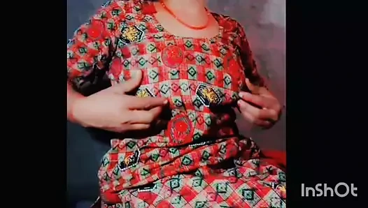 Yarağını çok özlüyorum, amcığımdan su damlıyor, çok ıslanmış, içine küçük bir yarak koy, gidecek!