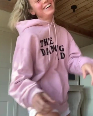 brie larson dansı