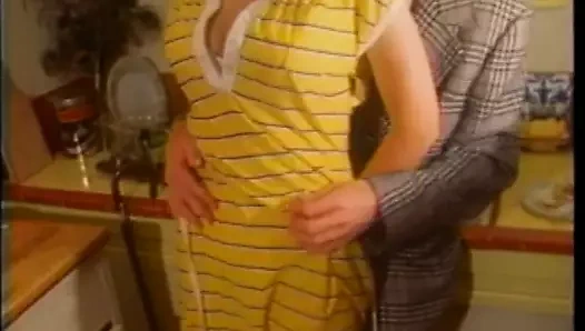 Dik bağbozumu sıska sarışın fahişe gets ona twat becerdin sert