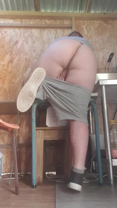 Elliot займет его место во время летней работы