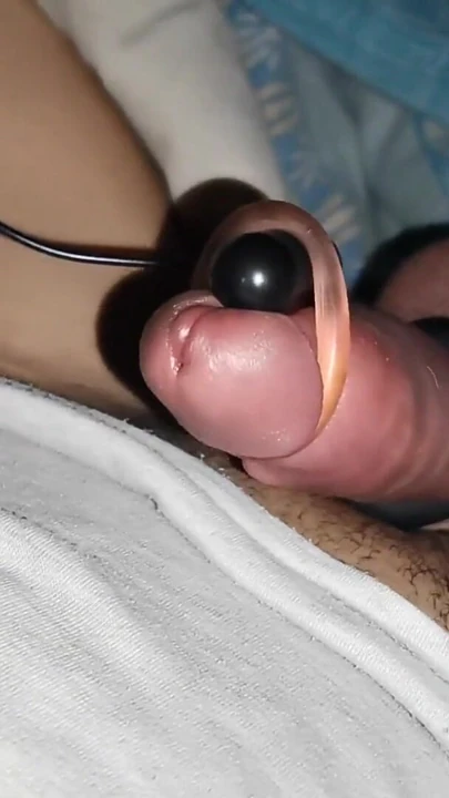 Üye uzun süre dayanamadı ve güçlü titreşimden hızlı bir şekilde geldi. | Klip 1