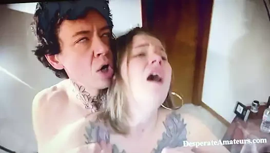 Seksi nicole iş başında