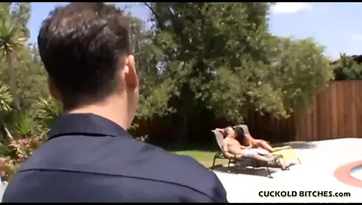 Senin gibi işe yaramaz bir ezikle asla sikişmem