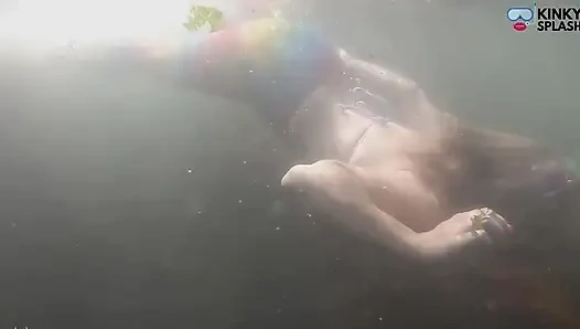 Deniz kızı görüldü! Lost Cove'da ıslak Karşılaşma