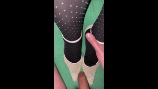 düğün ayakkabılarına boşalmak