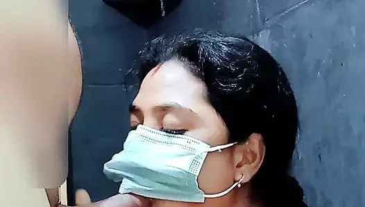 Desi boudi banyoda hizmetçiyi sikiyor xxx