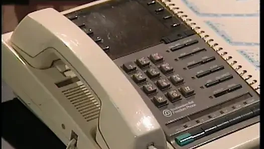 Büyük yarak tiki hapishanesinde kanepede harika memeli güzel esmeri sikiyor
