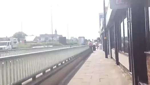 Arkadaşım sonunda bekle..