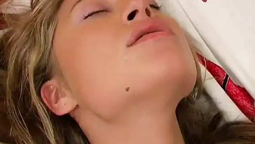 teen esmer içinde pembe iç çamaşırı alma çarptım Sabit