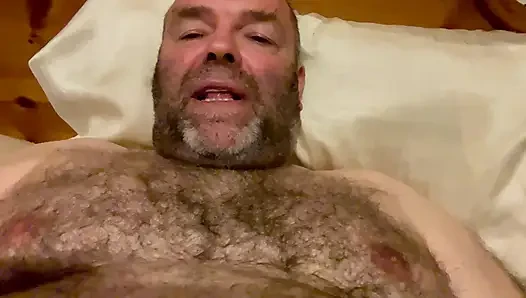 Lanista Bear gets his groins creamed and soothed due to red raw skin request inc cumshot