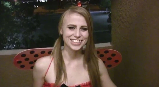 minyon genç sarışın genç, cadılar bayramı şeker mi şeker mi, pov