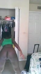 Kıyafetlerimi o.f.f.'ye atıyorum.