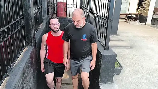 Oğlumun arkadaşını sikiyorum