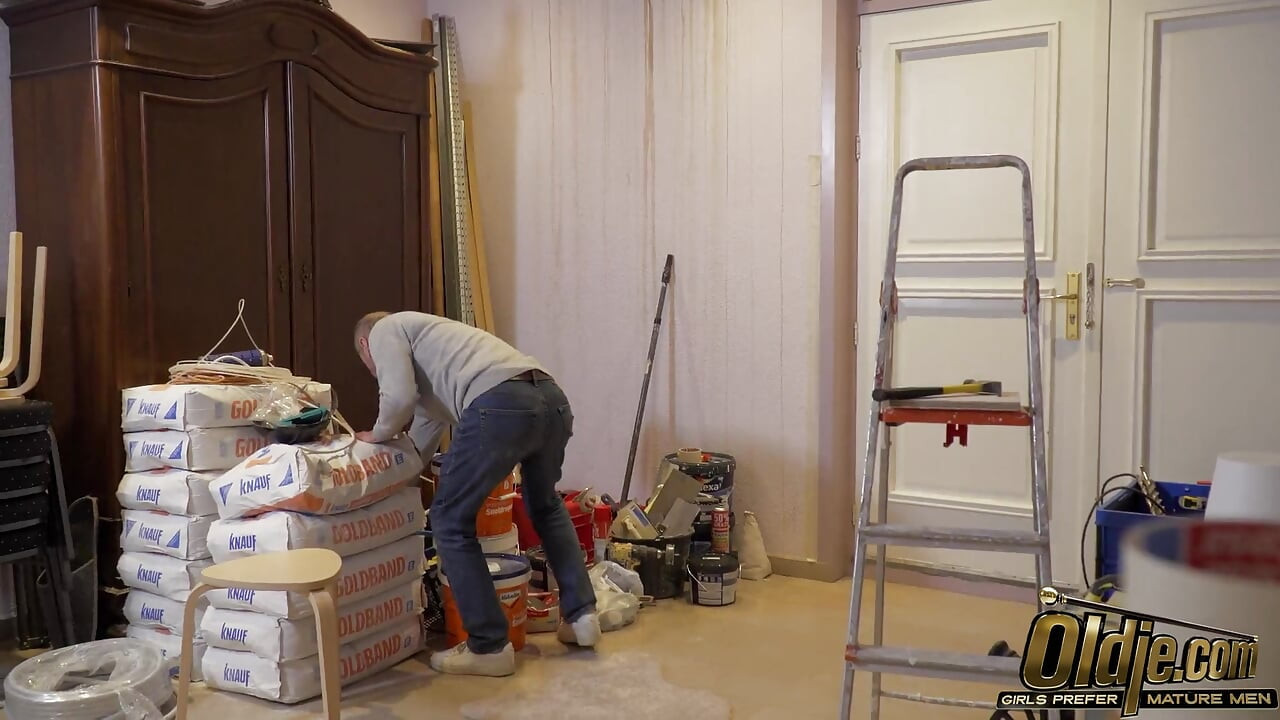 Victoria Benz elleriyle iyi bir adamı seviyor