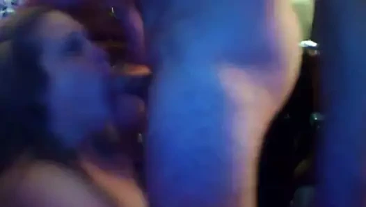 Uzun derin boğaz oral seks (en iyi bölüm 1)