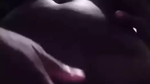 Siyah büyük memeli üvey anne