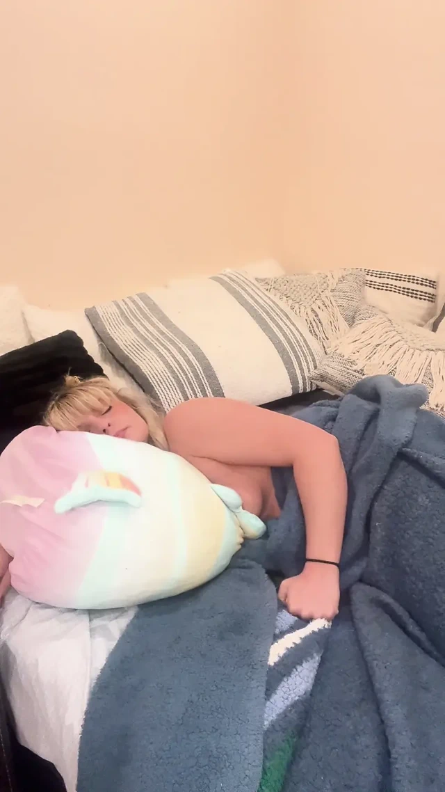 Üvey anne oğullarının amına boşalmasını istiyor