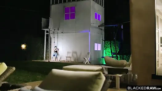 Blackedraw seksi Serena iyi vakit geçiriyor ve büyük zenci seviyor