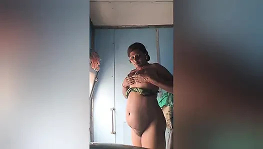 Empty house fun: Shower time with my beautiful