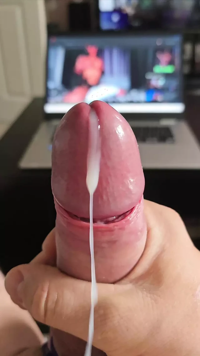 Брызги спермы!