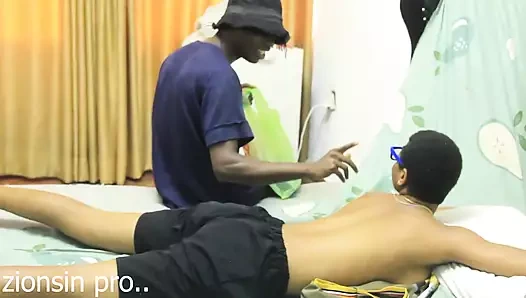 Üvey kız kardeşim büyük zenci yarağımdan daha fazlasını istiyor