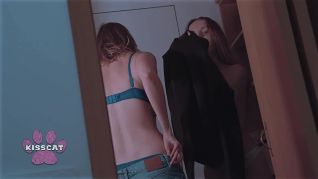 Oops, Stepson Accidentally Cum in Stepmom After Fucked Stepsister, Polly Yangs in Shared Bed at Night in Hotel Room