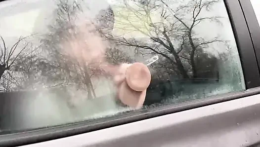 Yüze boşalma ve arabada sikiş