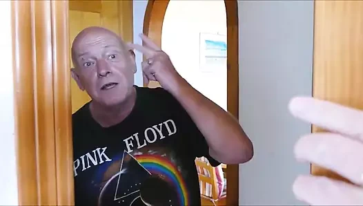 Kiracı kocası dışarıdayken azgın ateşli karısı Natalie K'yi sikiyor