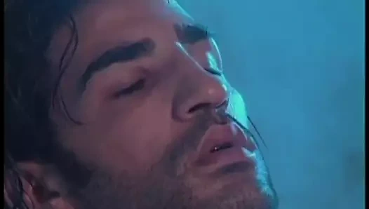 Bu orta yaşlı seksi kadın çizgi roman kahramanı için 2 yarak