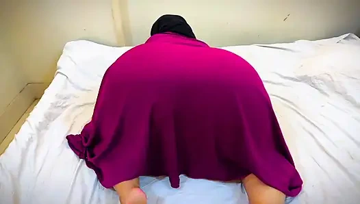 Kirli göt deliği ve amcık mms canlı - büyük götlü Kahireli Müslüman kız