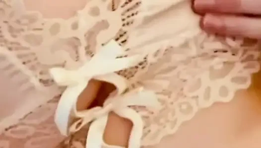 Orta yaşlı seksi kadın amcığını sikiyor