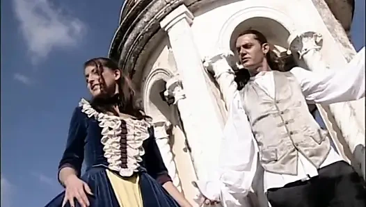 Amcık büyük yarakla sikişiyor dörtlü seks emiyor