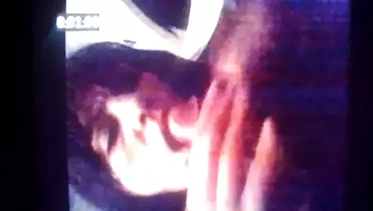 Kary puta me chupa la pija cansada, casi obligada lo hace.