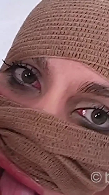 Мощный момент из "Извращенное - писсинг, глубокая глотка и сперма на лицо"