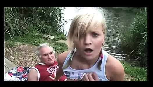 Üvey amca gino sakso çekmeyi seviyor