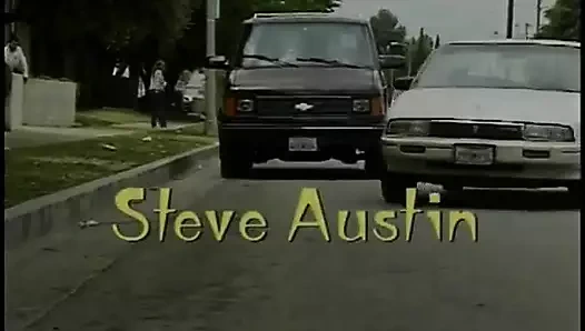 İki ateşli hatun kaslı bir adamın yarağını doğada paylaşıyor