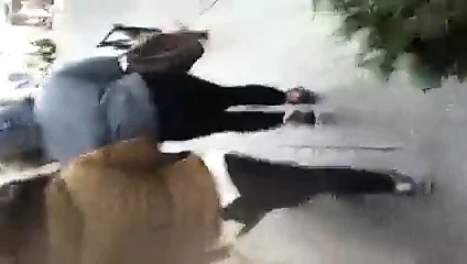 Götünü teşhir ediyor