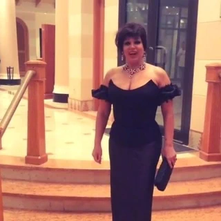 Fifi Abdou cleavage